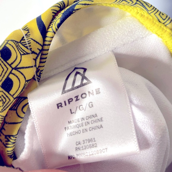 Rip Zone Yellow Bikini Top Size Large B Cup Blue Aztec Design - Picture 4 of 5